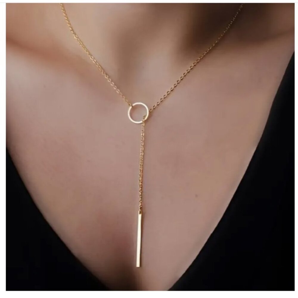 NWT Sexy! Goldtone Circle and Stick Necklace